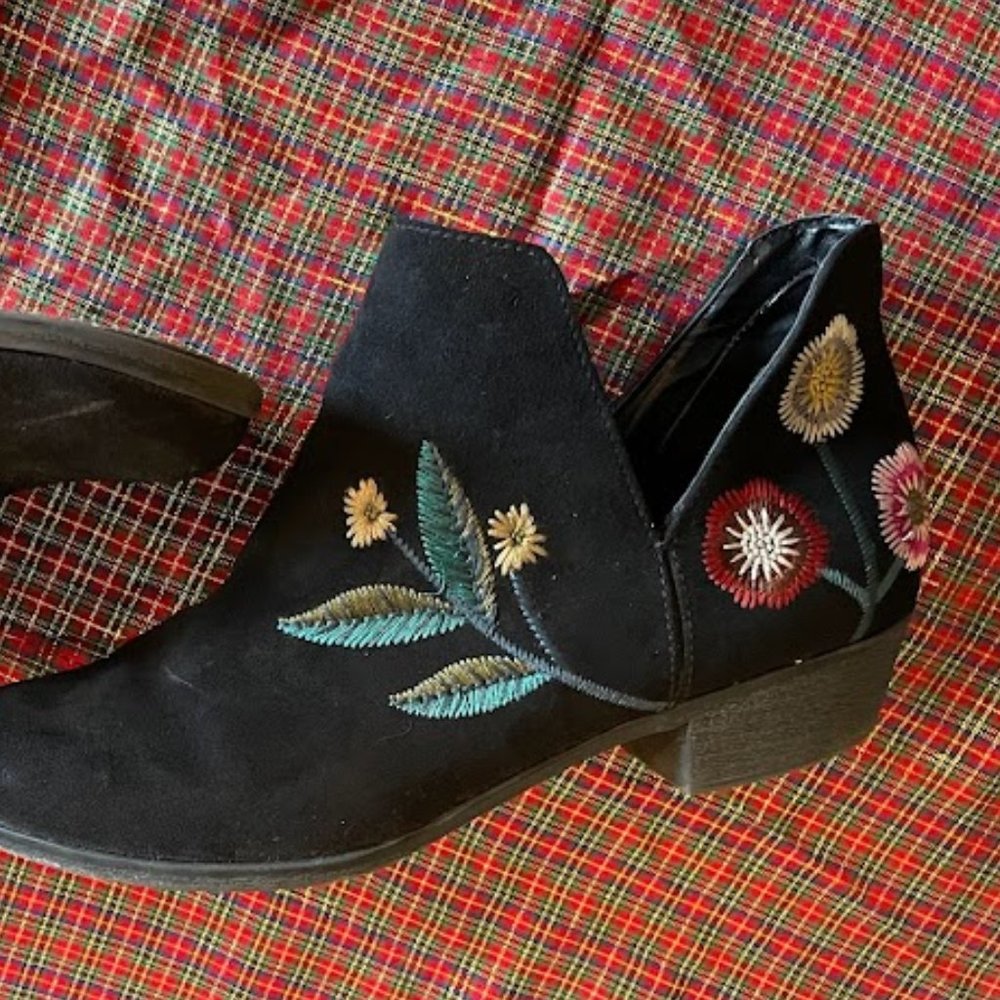 Indigo Rd Black Faux Suede Floral Embroidered Boho Western Bootie